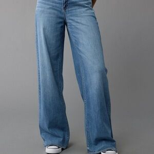 AE size 6 Long Dreamy Drapey Stretch Wide Leg Jean